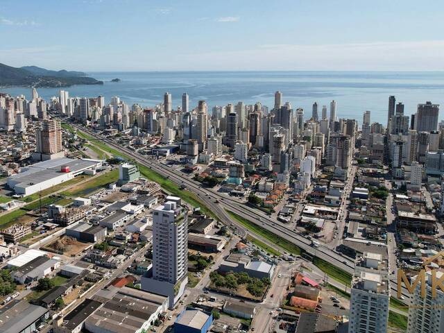 Apartamento para Venda em Itapema - 5