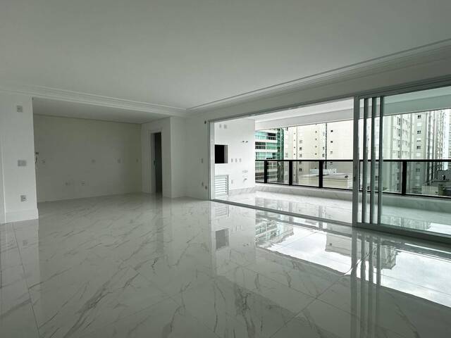 Apartamento para Venda em Itapema - 2