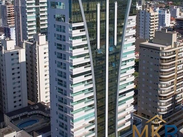 Venda em Meia Praia - Itapema