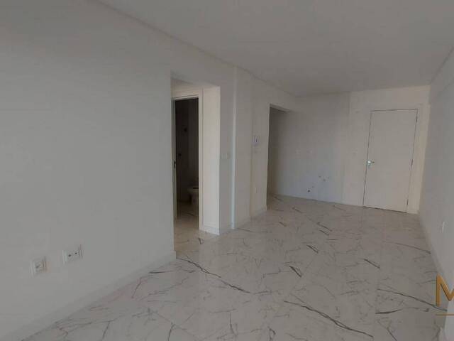 Apartamento para Venda em Itapema - 2