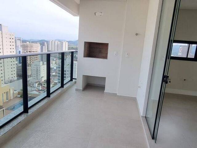 Apartamento para Venda em Itapema - 4