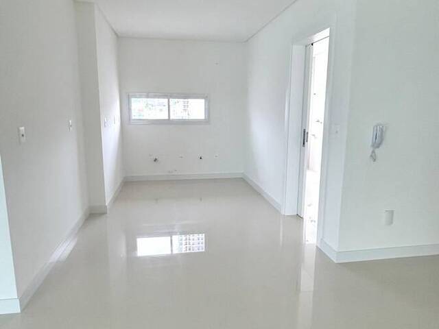 Apartamento para Venda em Itapema - 5