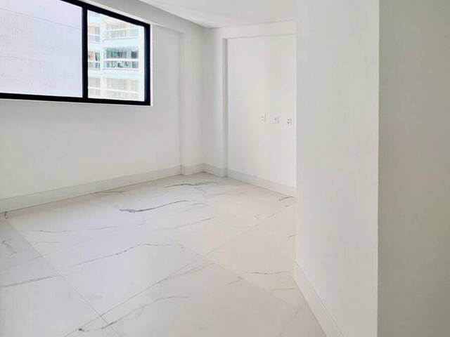 Apartamento para Venda em Itapema - 5