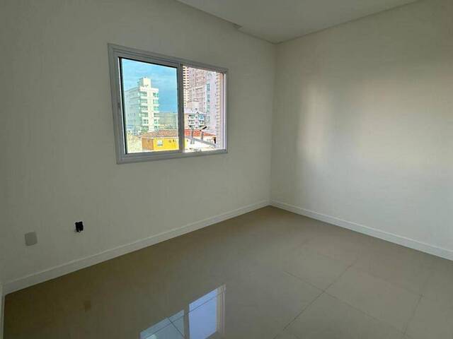 Apartamento para Venda em Itapema - 4
