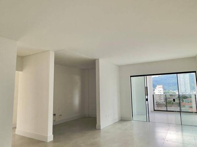 Apartamento para Venda em Itapema - 5