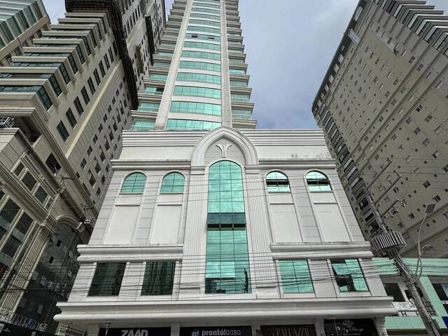 Venda em Meia Praia - Itapema