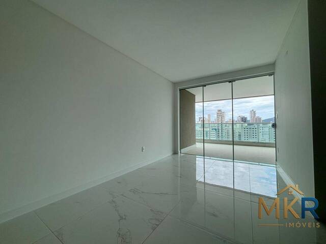 Apartamento para Venda em Itapema - 4