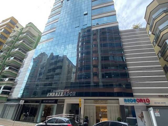 Venda em Meia Praia - Itapema