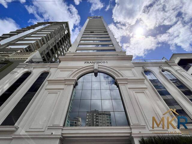 Venda em Meia Praia - Itapema