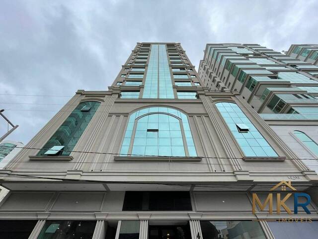 Venda em Meia Praia - Itapema