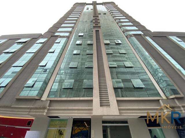 Venda em Meia Praia - Itapema