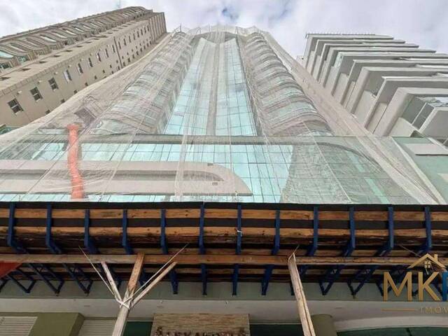 Venda em Meia Praia - Itapema