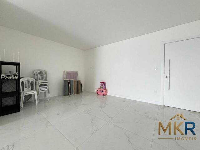 Apartamento para Venda em Itapema - 3