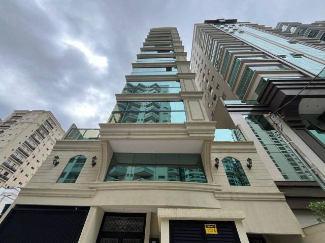 Venda em Meia Praia - Itapema