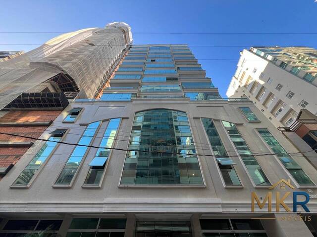 Venda em Meia Praia - Itapema