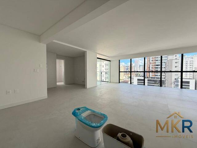 Apartamento para Venda em Itapema - 2