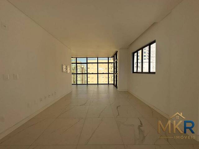 Apartamento para Venda em Itapema - 4