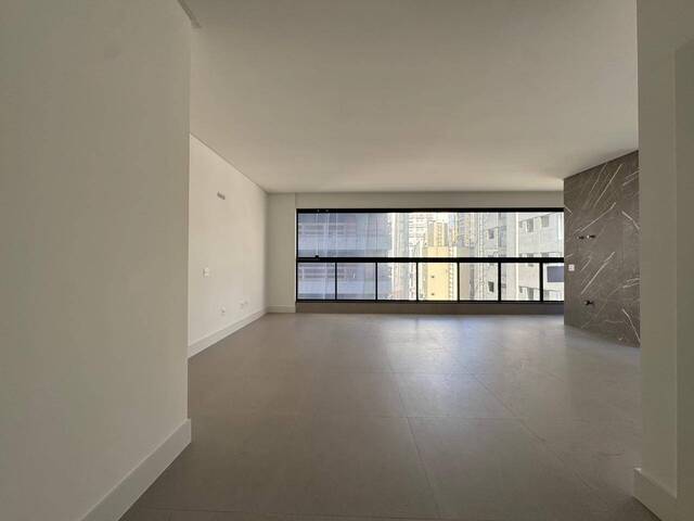 Apartamento para Venda em Itapema - 3