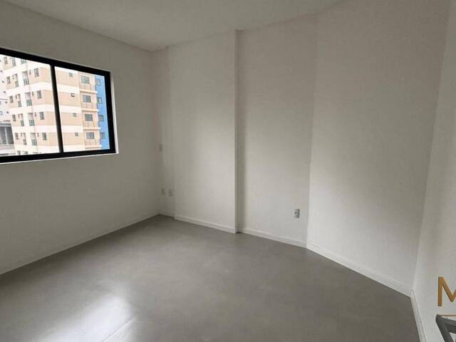 Apartamento para Venda em Itapema - 5