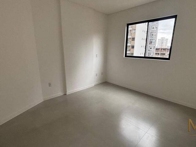 Apartamento para Venda em Itapema - 2