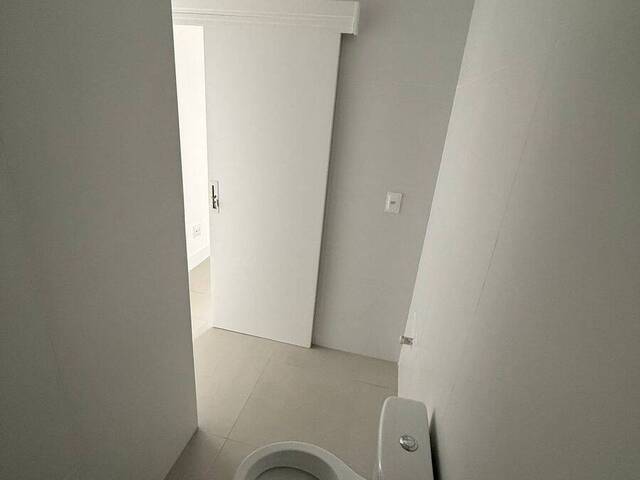 Apartamento para Venda em Itapema - 3