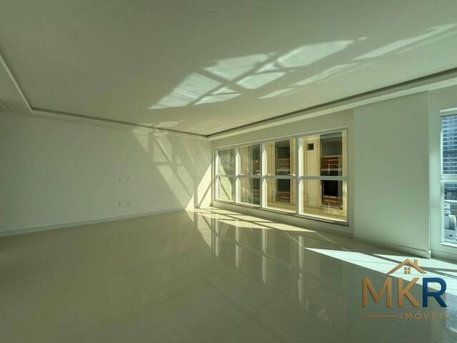 Apartamento para Venda em Itapema - 4