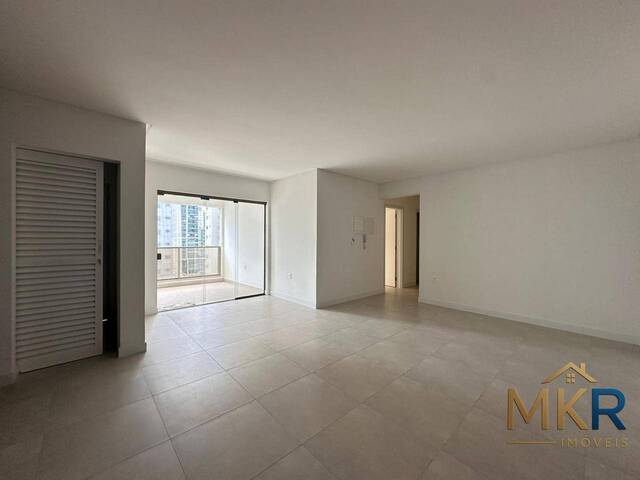 Apartamento para Venda em Itapema - 4
