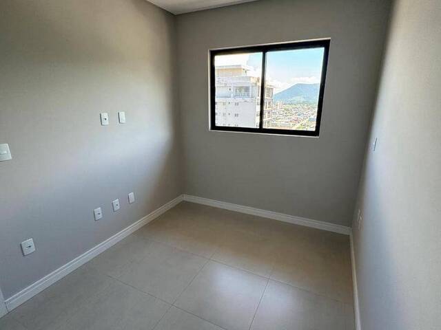 Apartamento para Venda em Itapema - 4