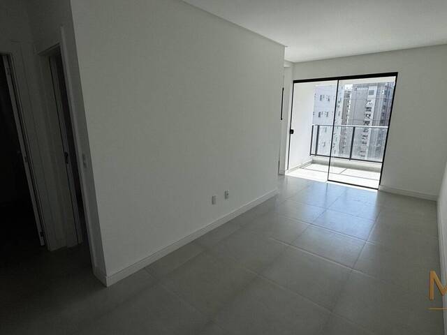 Apartamento para Venda em Itapema - 2