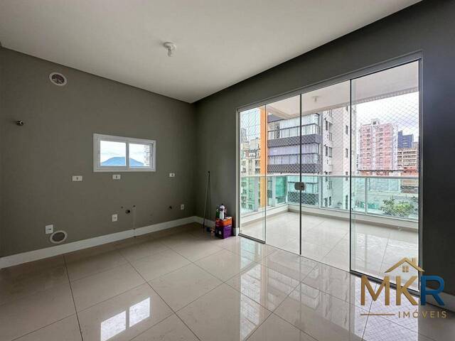 Apartamento para Venda em Itapema - 4