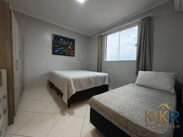 Apartamento para Venda em Itapema - 2