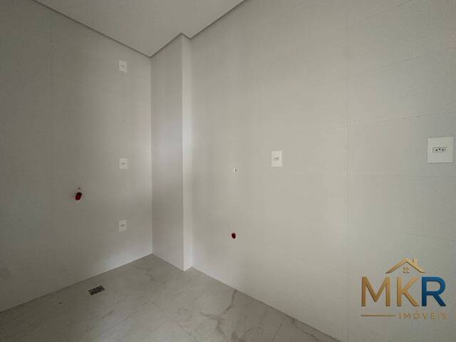 Apartamento para Venda em Itapema - 3