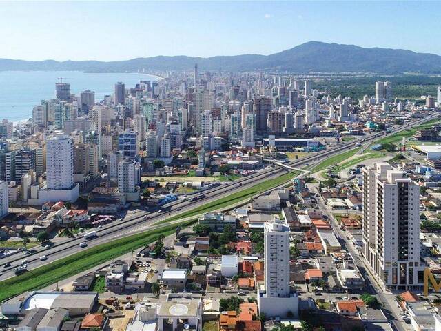 Apartamento para Venda em Itapema - 4