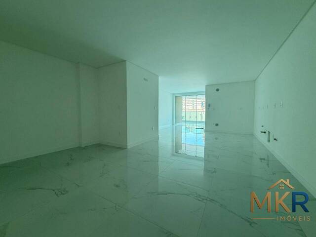 Apartamento para Venda em Itapema - 4
